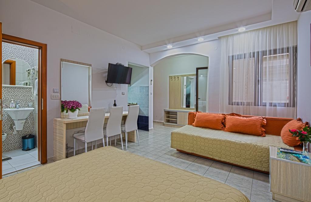 Guest House Harmonia Budva Exterior photo